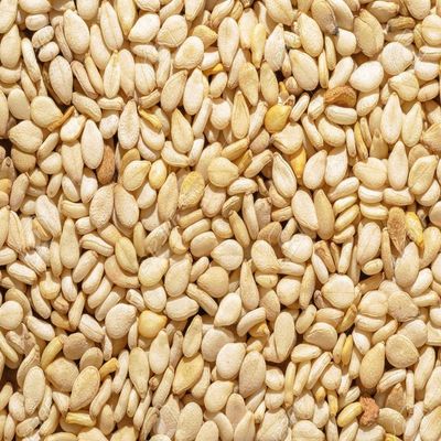 https://arshippingandtrading.com/wp-content/uploads/2015/09/NATURAL-SEASAME-SEEDS.jpeg